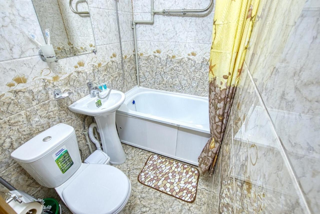Апартаменты На Улице Клочкова, 128 Alma-Ata Buitenkant foto