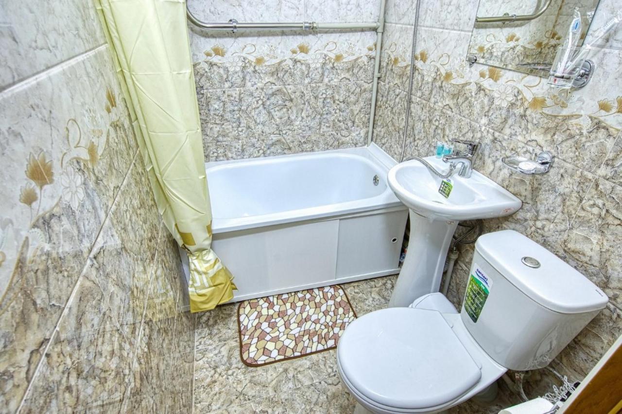 Апартаменты На Улице Клочкова, 128 Alma-Ata Buitenkant foto
