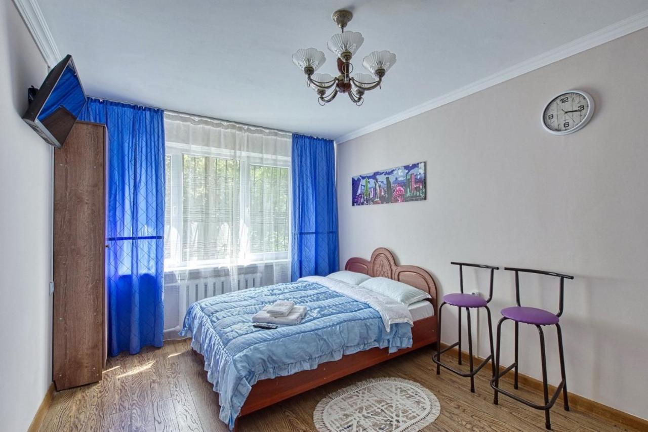 Апартаменты На Улице Клочкова, 128 Alma-Ata Buitenkant foto